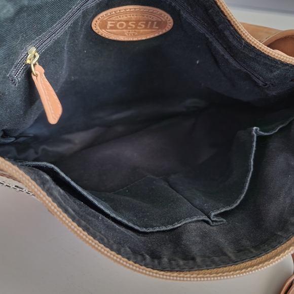 Fossil Karli Hobo Bag - Picture 3 of 15